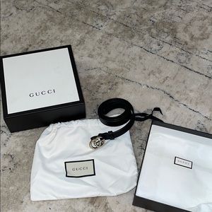 Gucci pearl belt